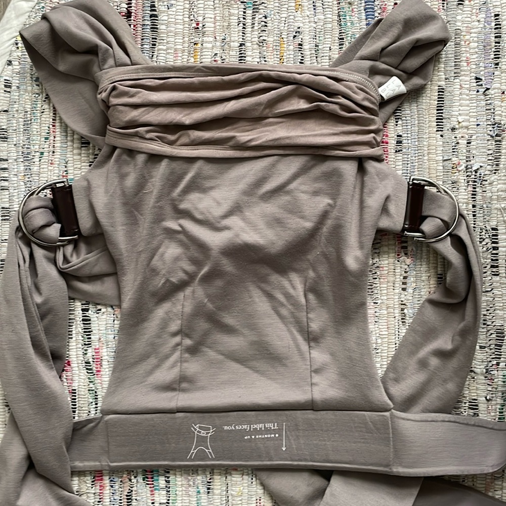 Lalabu simple wrap in the color driftwood